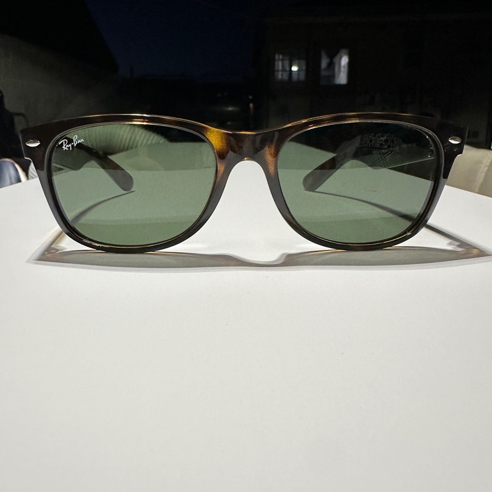 Ray Ban RB 2132 New Wayfarer Sunglasses Classic Tortoise Frames UV Protection